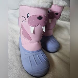 WALRUS PINK SNOWBOOTS EUC SIZE 11 CAT & JACK